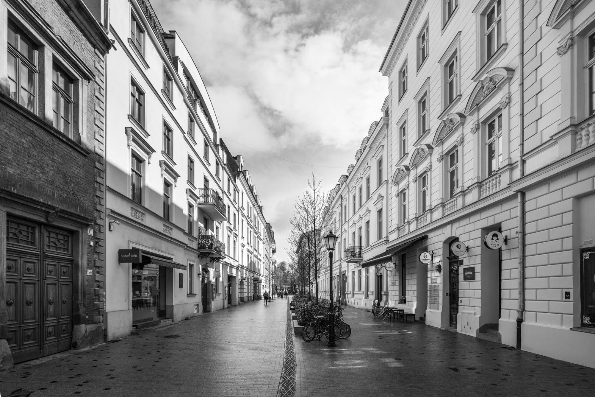 Krupnicza Modern Old Town Apartments - By Upstairs Cracóvia Exterior foto